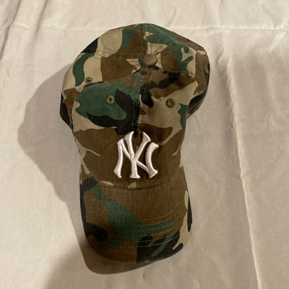 Camouflage Yankee/Budweiser baseball, cap